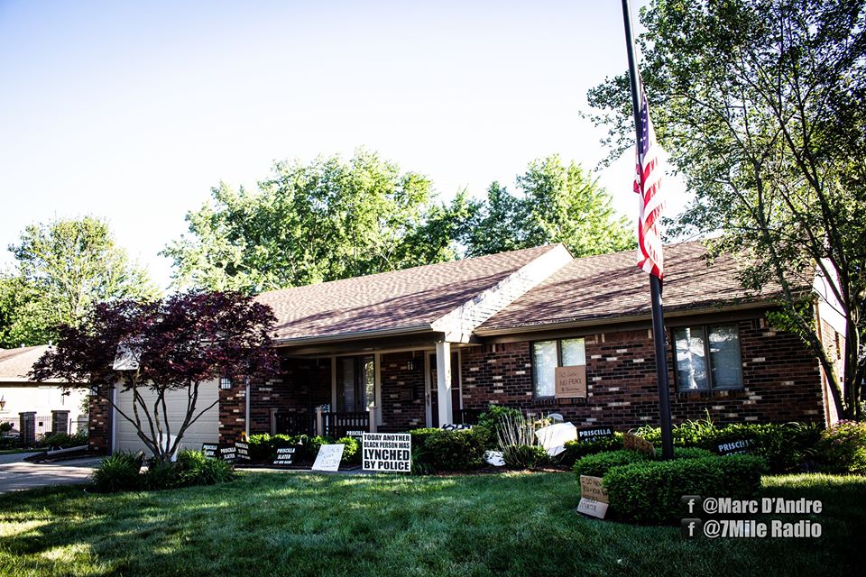 Demonstration held at the House of the Mayor of Harper Woods