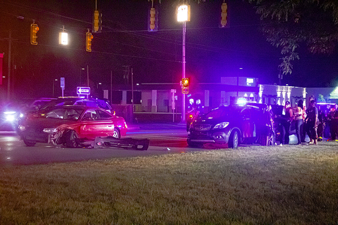 Car Crash on 8 Mile and Ryan Leaves Multiple Vehicles Damaged in Detroit’s East Side