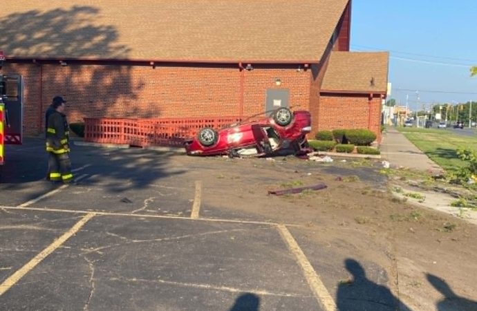 3 Teens Crash Into Church Near East 7Mile